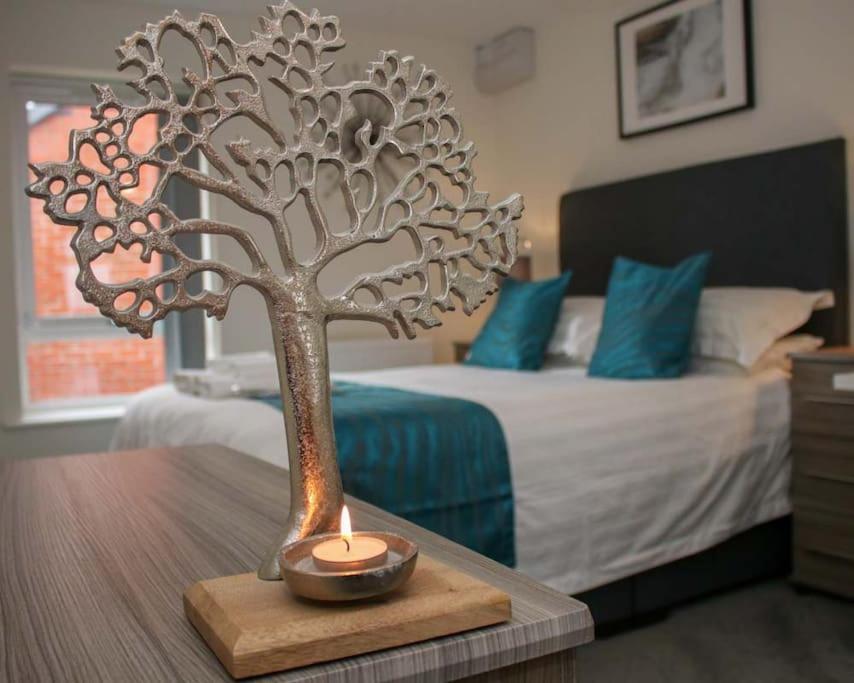 No25-Luxe Living Guest House- 2 Bed-Wifi-Free Parking-City- Beach Суонзи Екстериор снимка